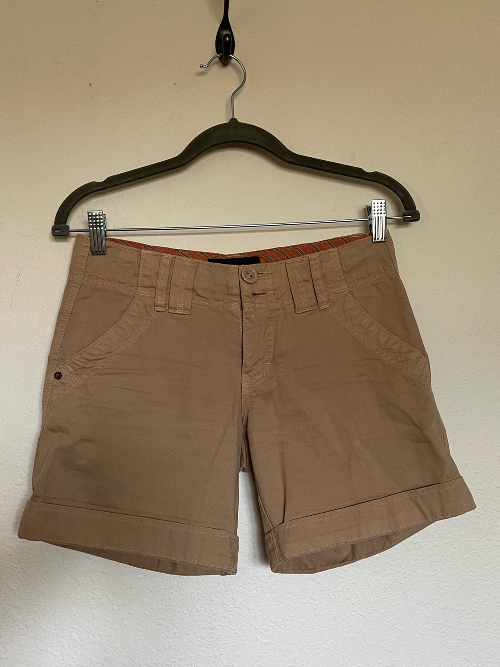 Sanctuary Peace Utility Cargo Shorts Khaki Beige Cuffed Size 25 Double Button